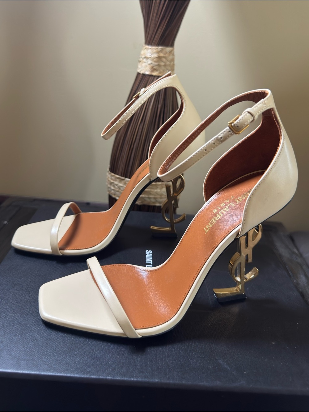 Saint Laurent Cream Opyum 110 YSL Heels NIB